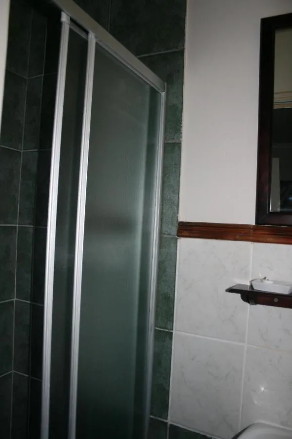 N-One Self Catering Daire Goodwood Güney Afrika