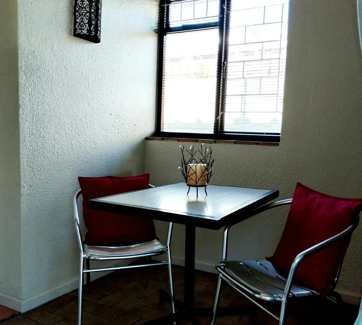 N-One Self Catering Daire Goodwood Güney Afrika