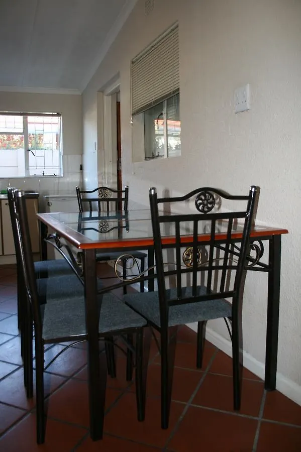 N-One Self Catering Daire Goodwood